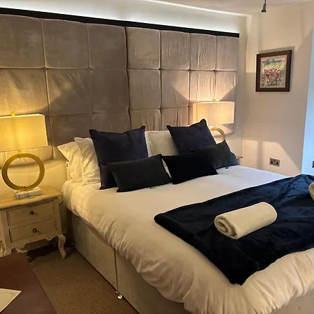 Otter Hollow - A Spacious Apartmán *