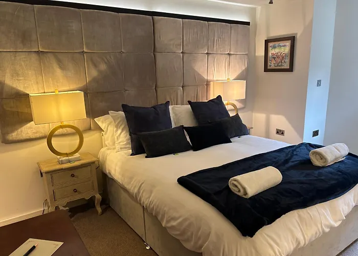 Otter Hollow - A Spacious Apartment *